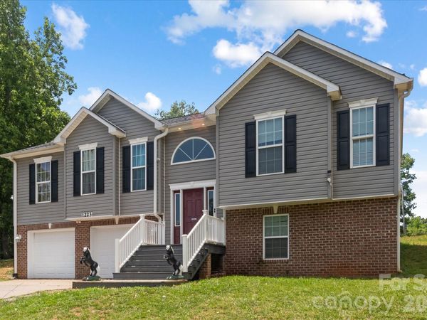 1223 Deer Park Road , Nebo, NC 28761