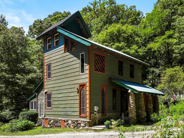 173 Camp Elliott Road, Black Mountain, NC 28711