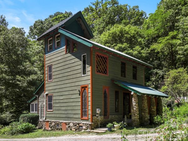 173 Camp Elliott Road, Black Mountain, NC 28711