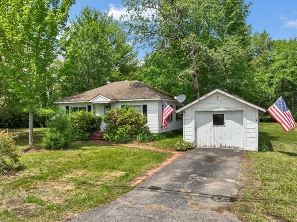 4 Varney Point Road, Gilford, NH 03249