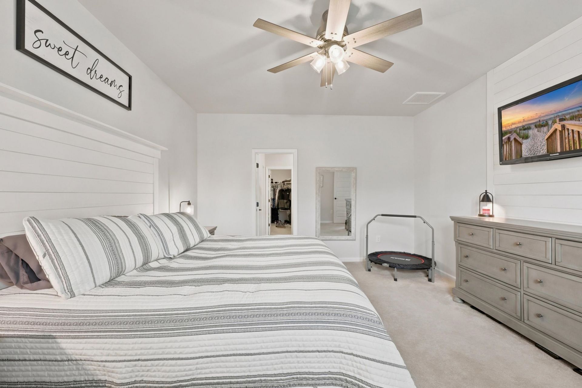 536 Havasu St. Photo 32