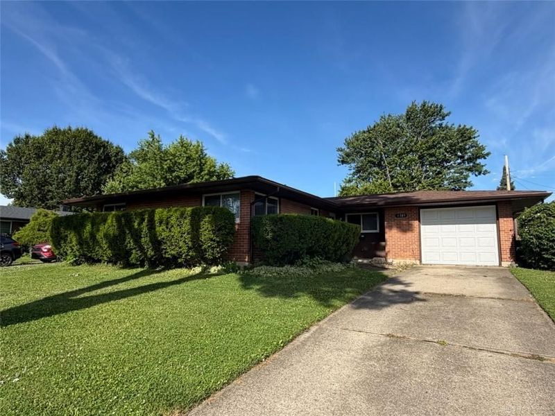 1389 Mapleridge Drive, Fairborn, OH 45324 Photo 2
