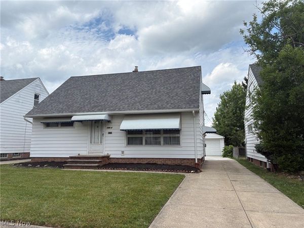 13921 Oakview Boulevard , Garfield Heights, OH 44125