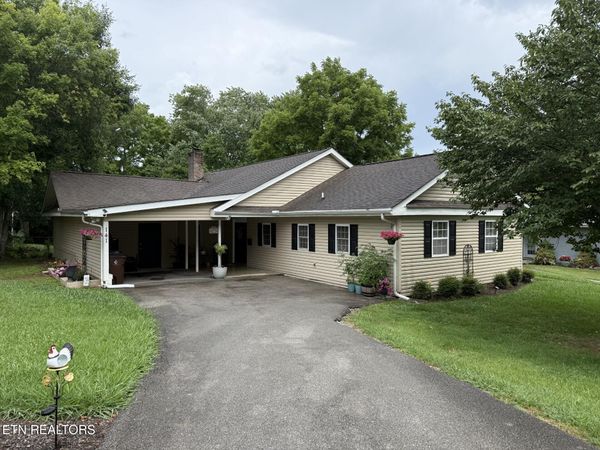 141 S Purdue Ave, Oak Ridge, TN 37830