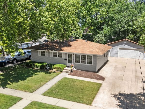 1628 E Dresser Road , DeKalb, IL 60115