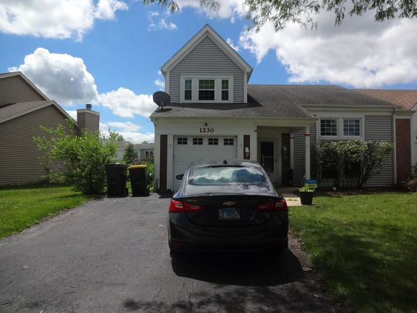 1230 Trinity Drive , Carol Stream, IL 60188