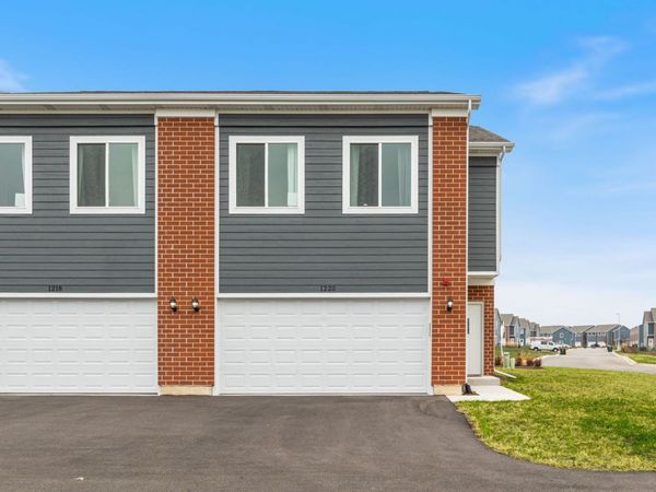 1201 Gillespie Lane, Yorkville, IL 60560
