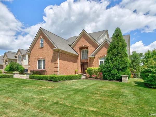 6828 Merrick Drive, Troy, MI 48098