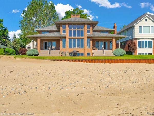 2975 Sandy Oaks Lane, Fort Gratiot Twp, MI 48059