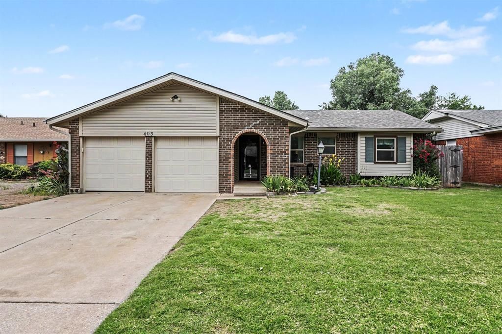403 Vickie Drive, Yukon, OK 73099 Main Photo