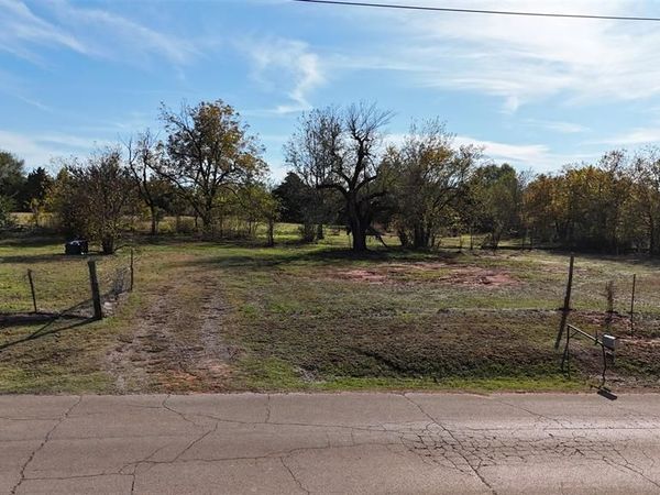 1609 E Roosevelt Avenue, Guthrie, OK 73044