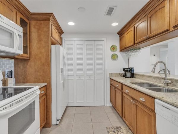 38 Plantation Drive, Unit 101, Vero Beach, FL 32966