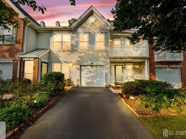 8 Henry Court, Plainsboro, NJ 08536