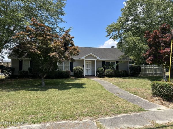 900 Oriental Avenue , Kinston, NC 28504