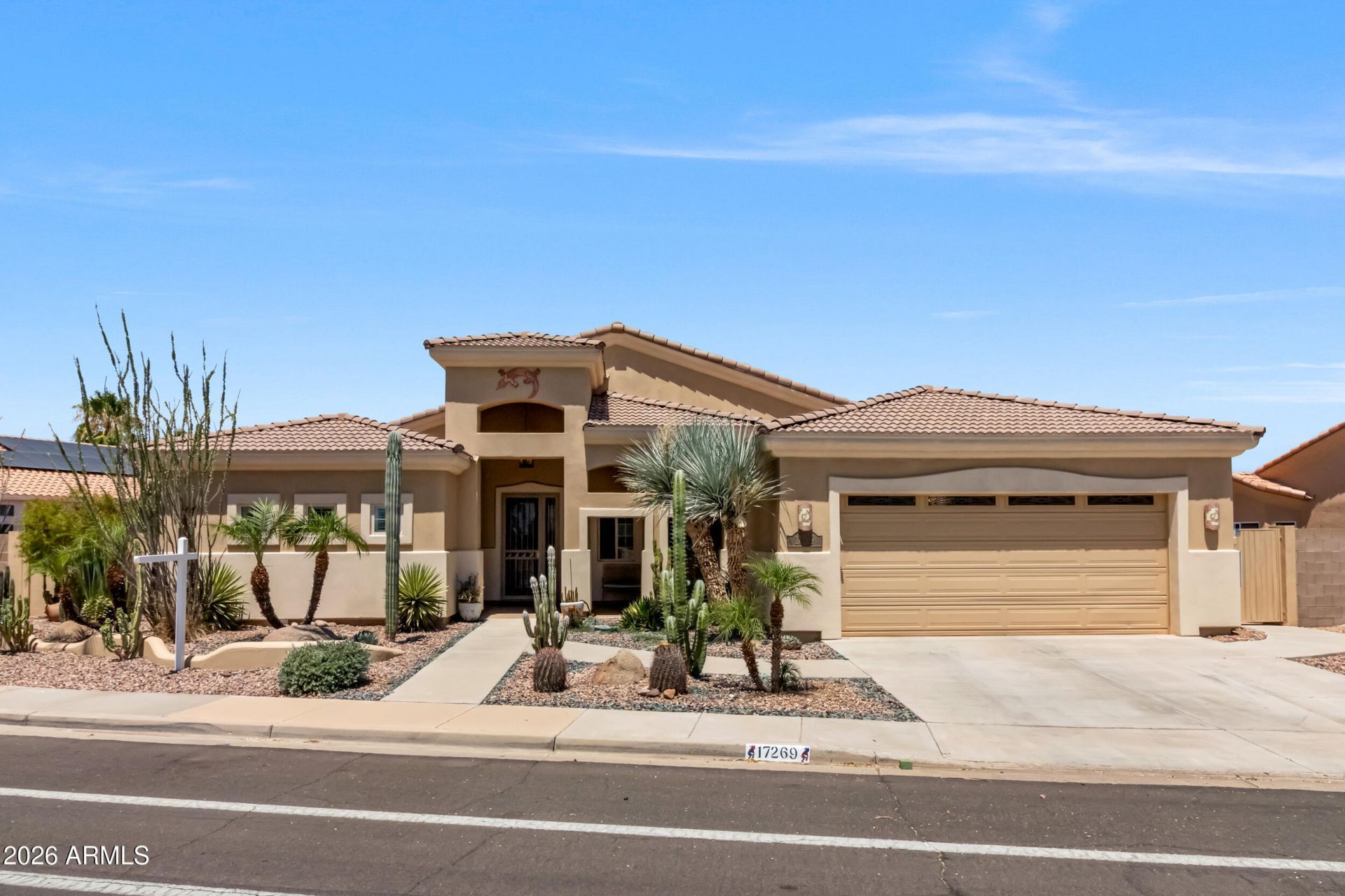 17269 N COYOTE LAKES Parkway, Surprise, AZ 85378