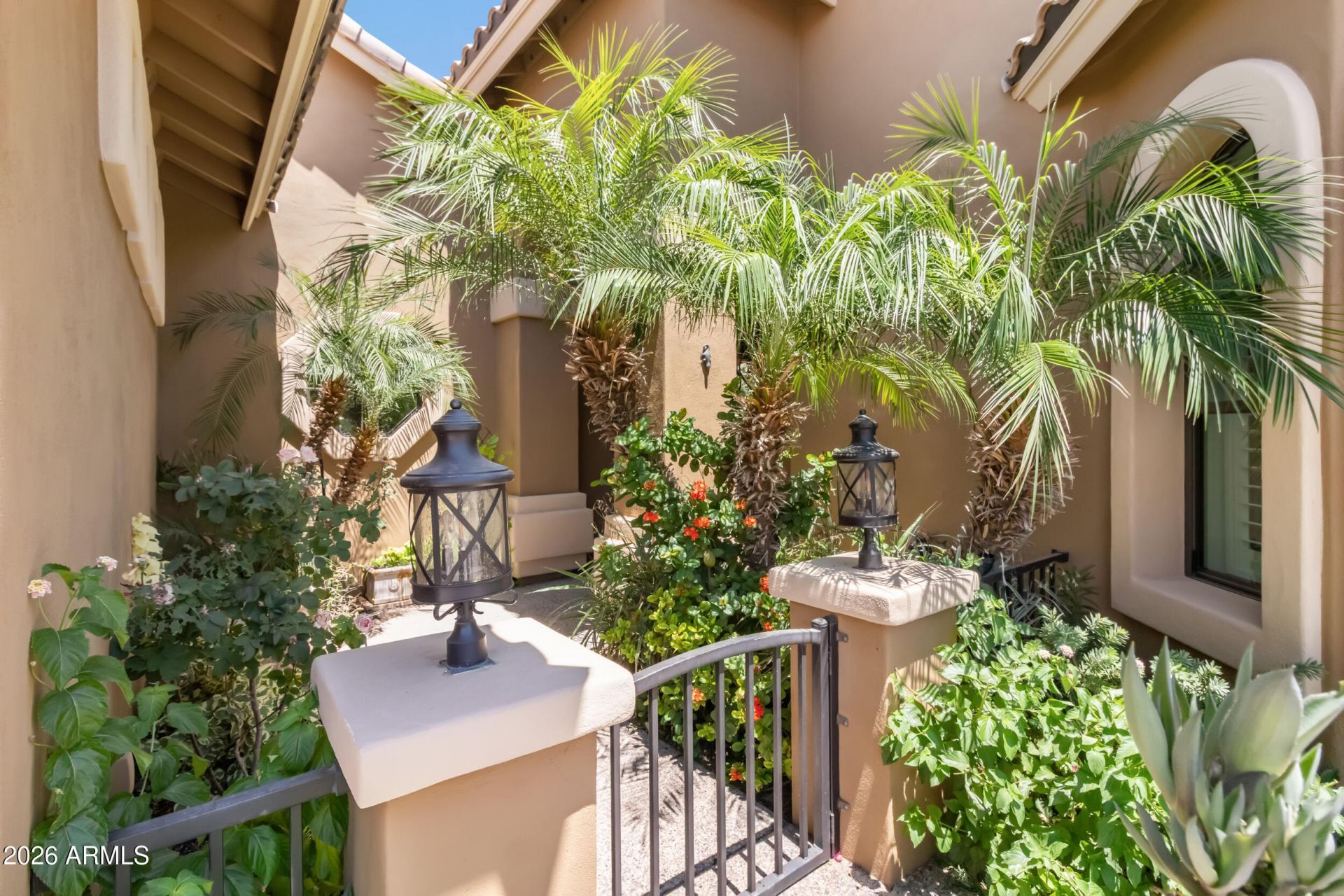 11660 W LAKEVIEW Court, Surprise, AZ 85378