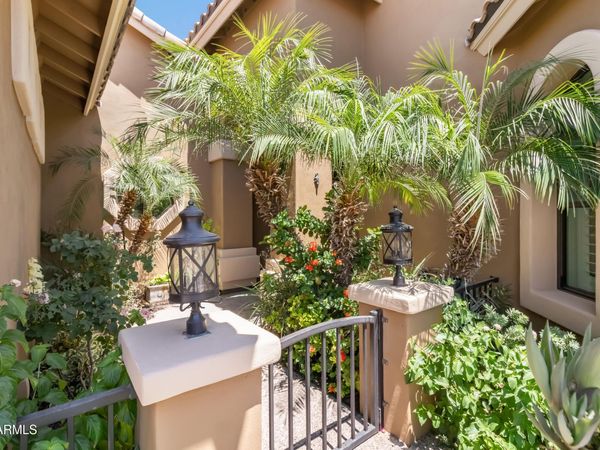 11660 W LAKEVIEW Court, Surprise, AZ 85378