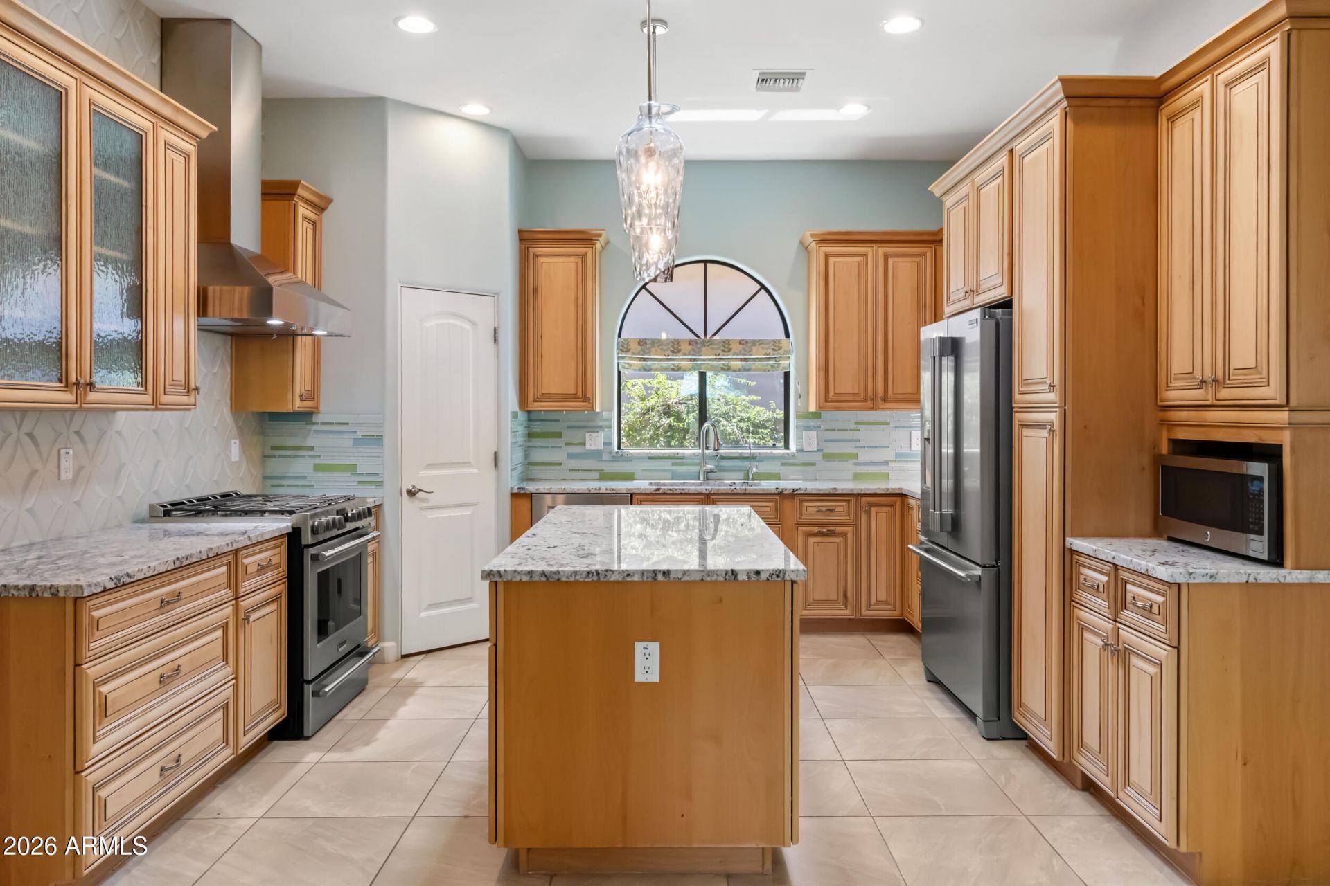 11660 W LAKEVIEW Court, Surprise, AZ 85378