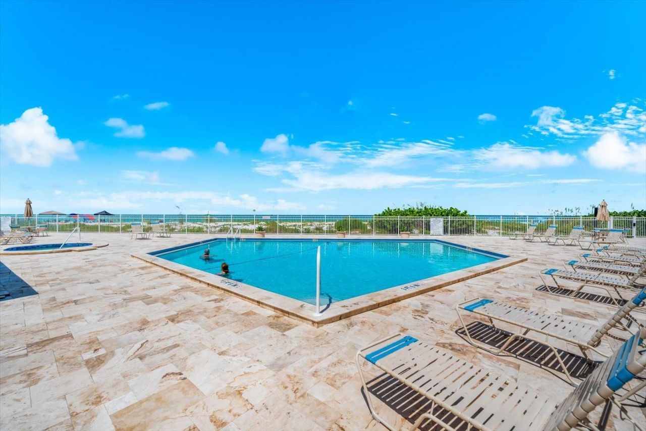 2600 Gulf Drive N, Unit 33, Bradenton Beach, FL 34217 Photo