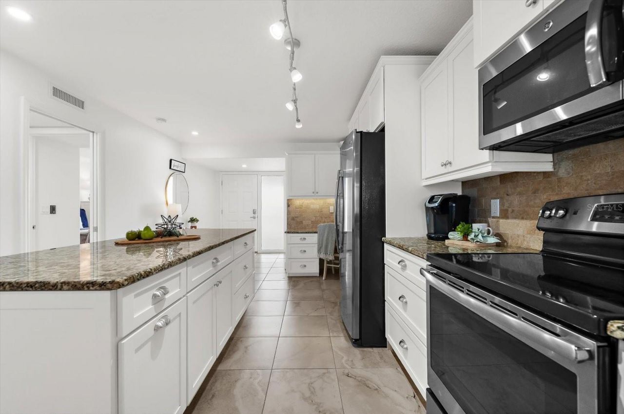 2600 Gulf Drive N, Unit 33, Bradenton Beach, FL 34217 Photo