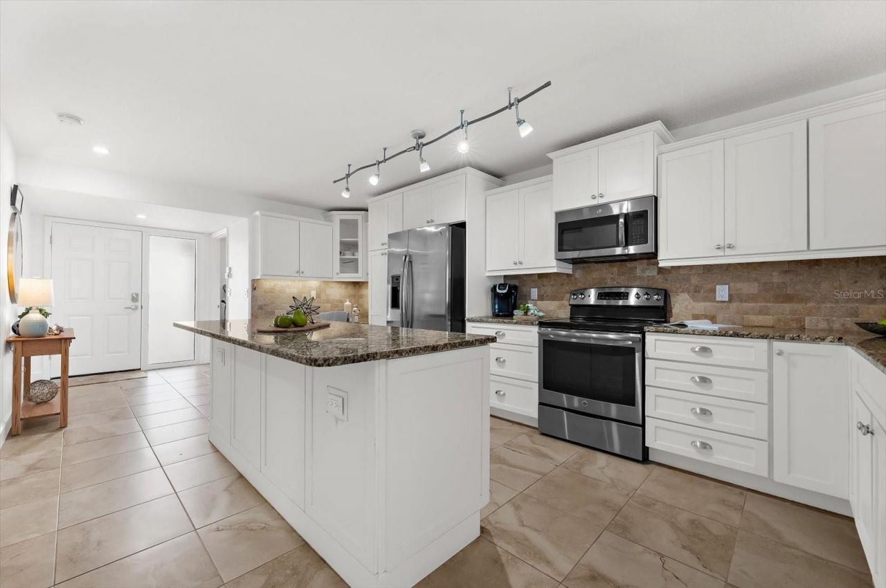 2600 Gulf Drive N, Unit 33, Bradenton Beach, FL 34217 Photo