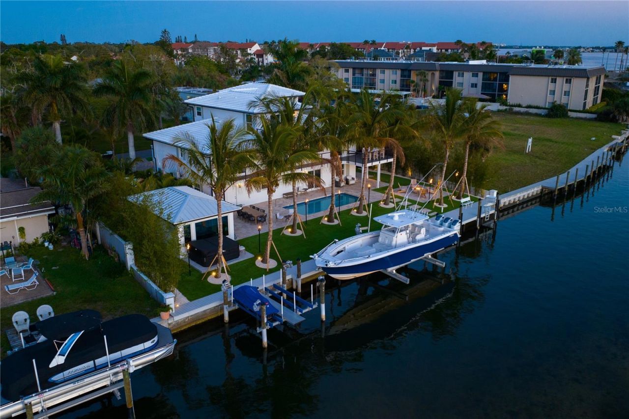 6448 Hollywood Boulevard, Sarasota, FL 34231 Photo