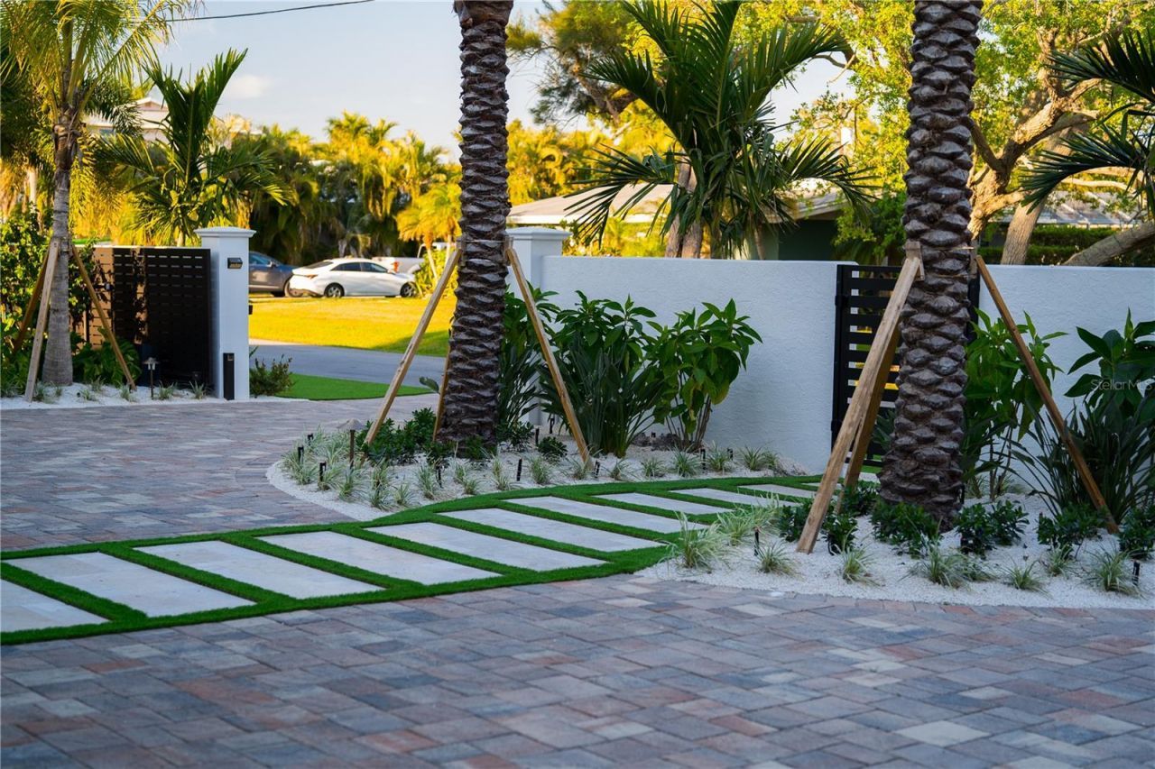6448 Hollywood Boulevard, Sarasota, FL 34231 Photo