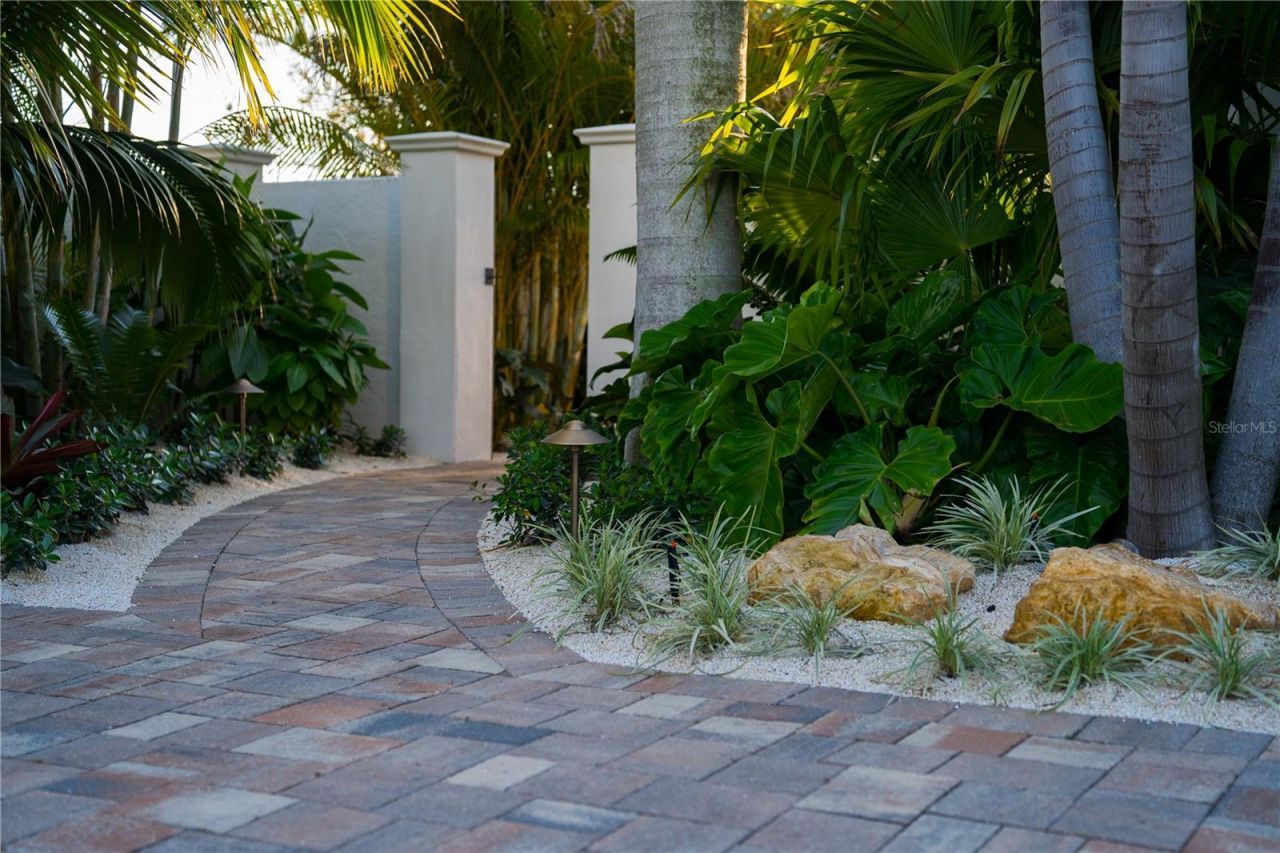 6448 Hollywood Boulevard, Sarasota, FL 34231 Photo