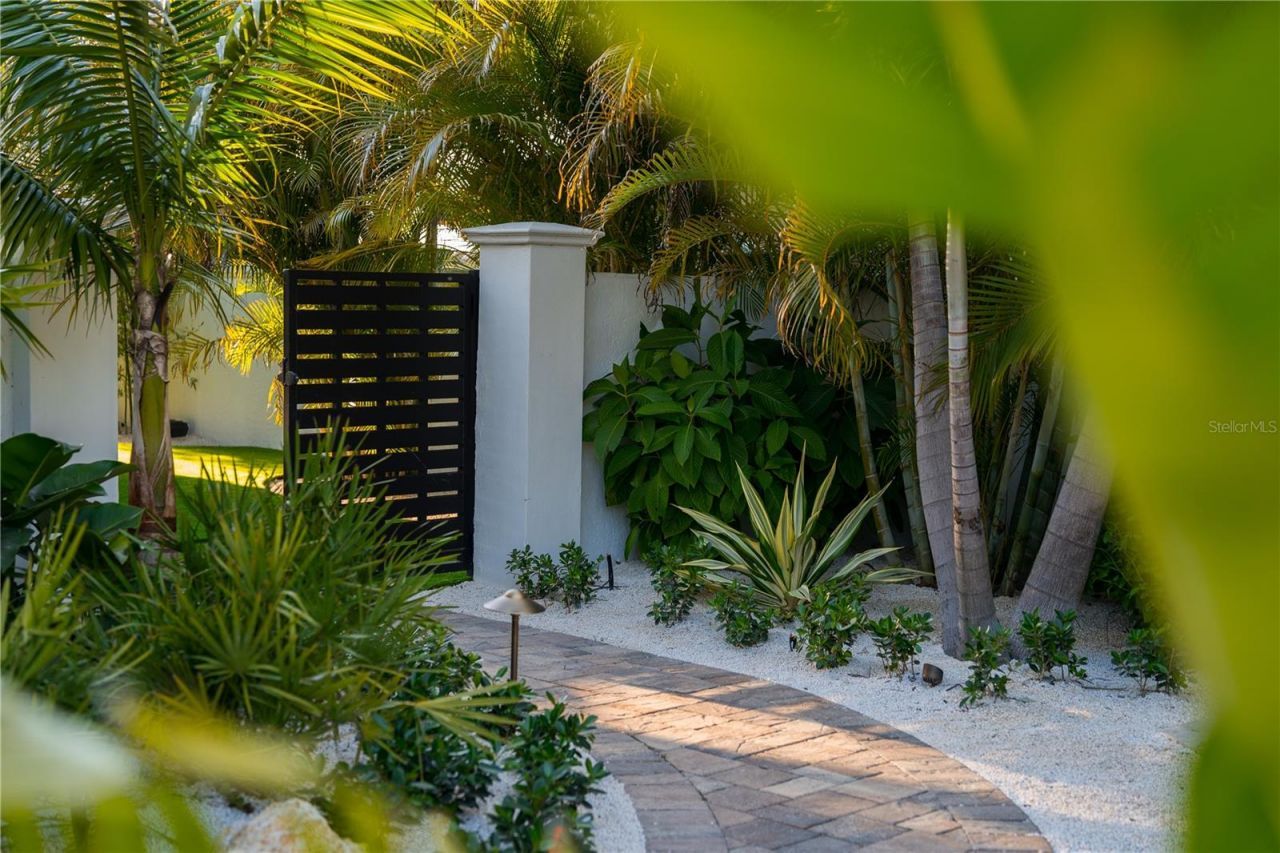 6448 Hollywood Boulevard, Sarasota, FL 34231 Photo