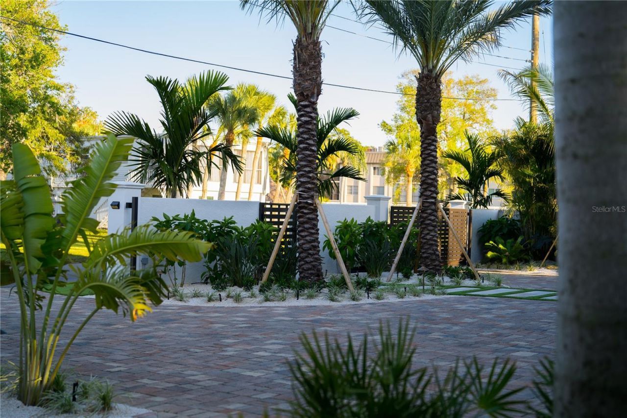 6448 Hollywood Boulevard, Sarasota, FL 34231 Photo