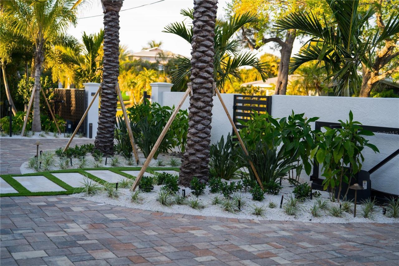 6448 Hollywood Boulevard, Sarasota, FL 34231 Photo