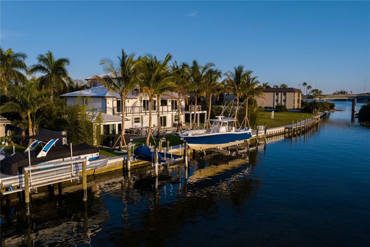 6448 Hollywood Boulevard, Sarasota, FL 34231 Photo