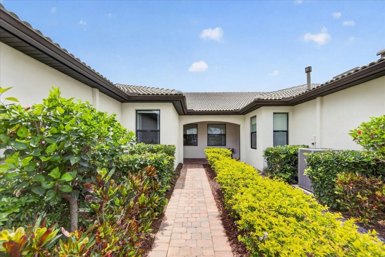 17658 Camden Drive , Bradenton, FL 34202 Photo