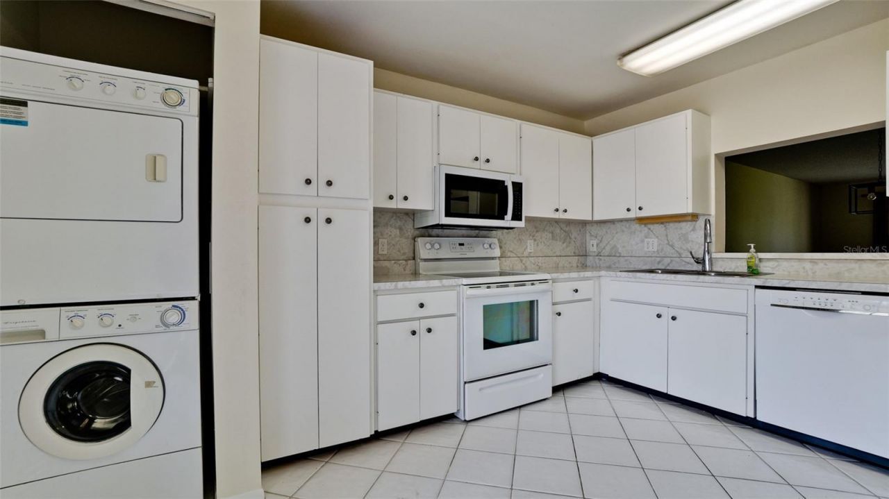 507 Lakeside Drive , Unit 507, Bradenton, FL 34210 Photo