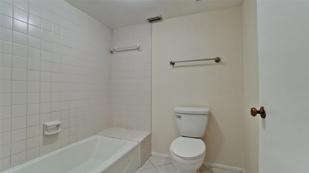 507 Lakeside Drive , Unit 507, Bradenton, FL 34210 Photo