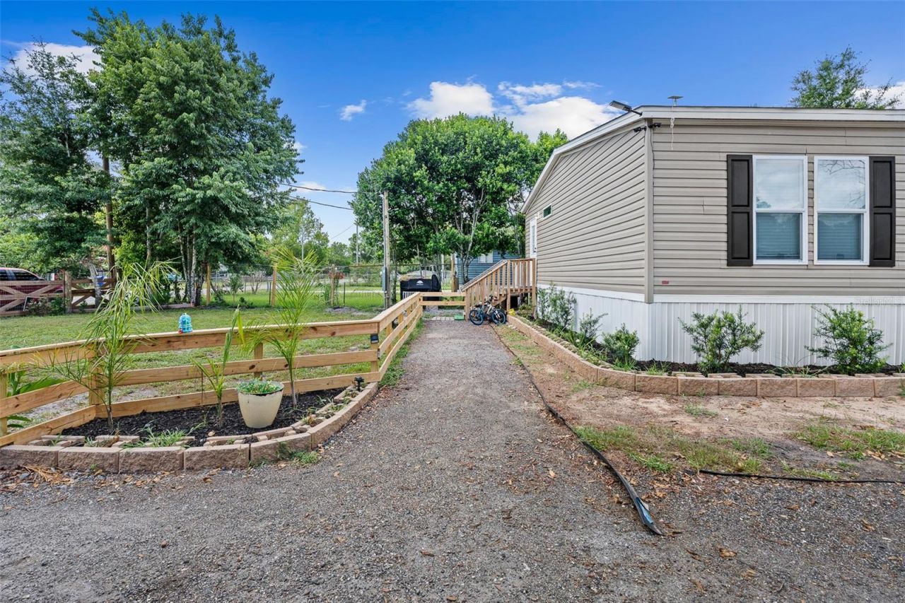 42215 Beech Avenue , Deland, FL 32720 Photo