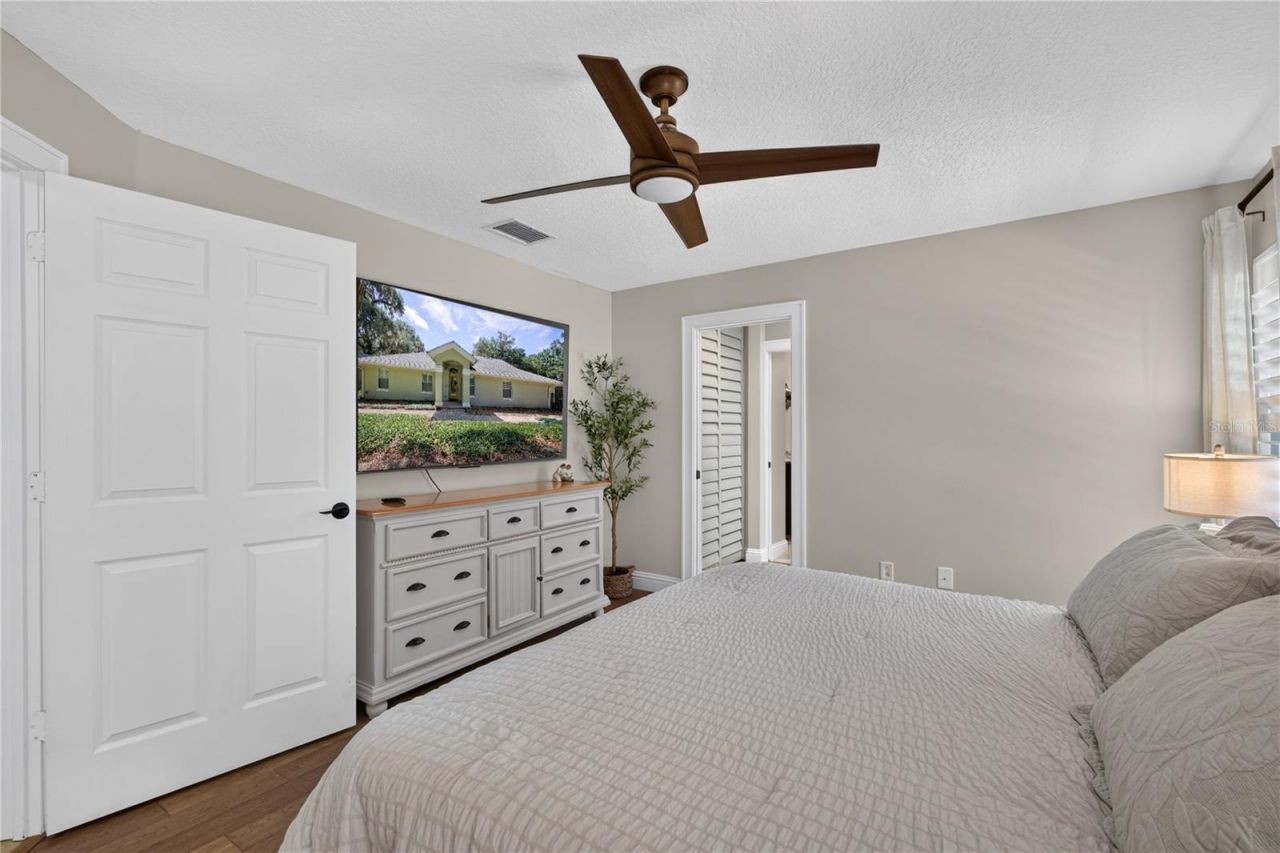 16720 Beauclaire Ct , Tavares, FL 32778 Photo