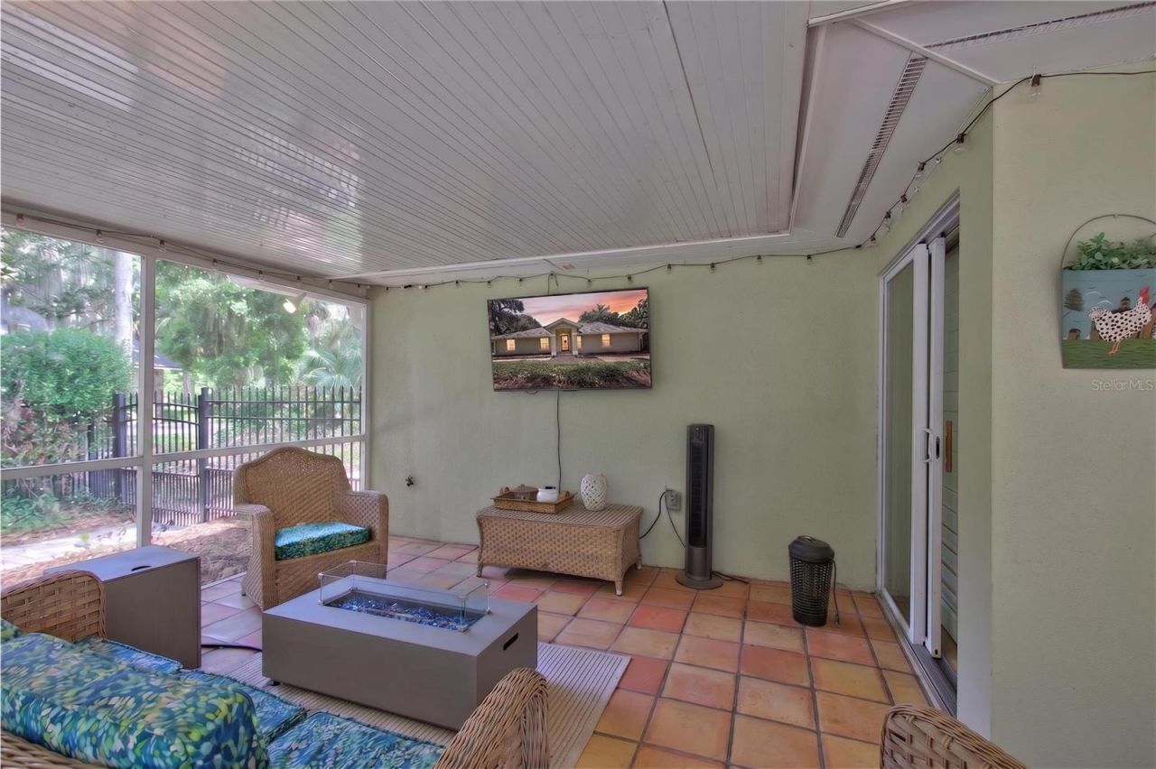 16720 Beauclaire Ct , Tavares, FL 32778 Photo