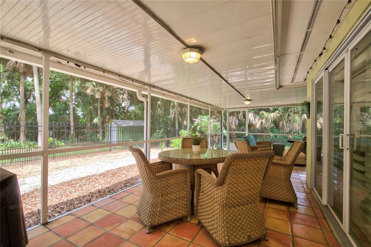 16720 Beauclaire Ct , Tavares, FL 32778 Photo