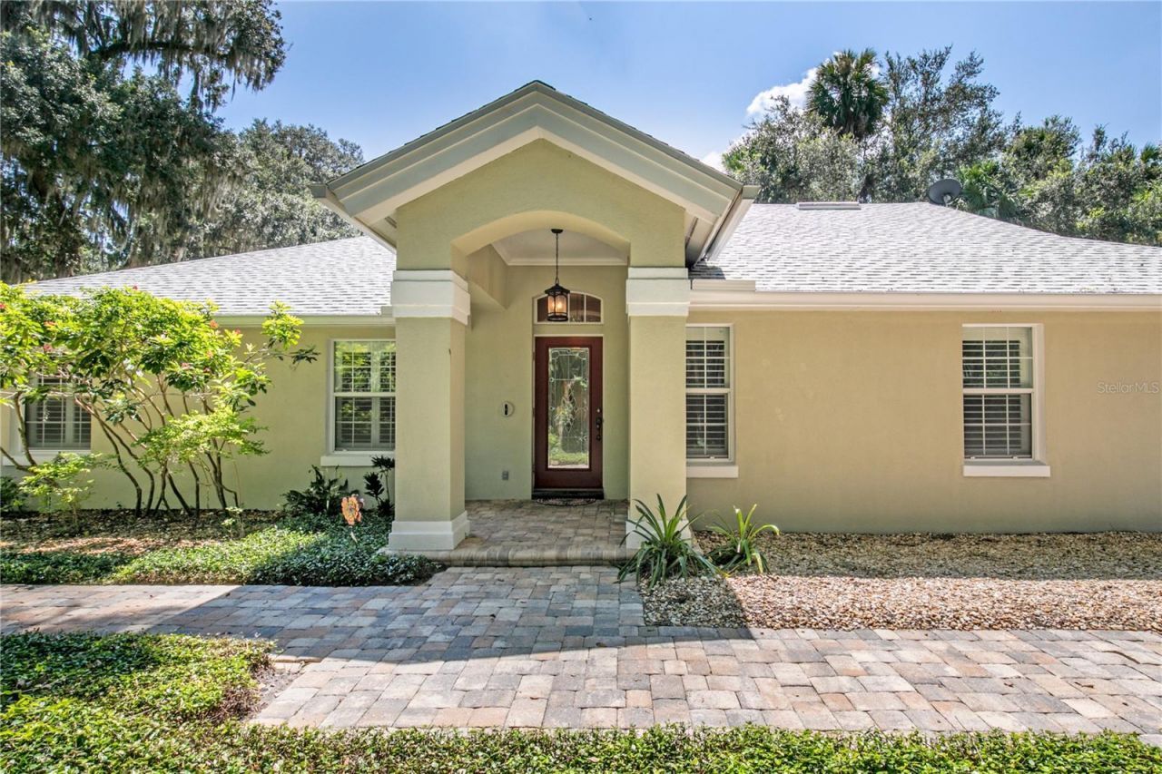 16720 Beauclaire Ct , Tavares, FL 32778 Photo