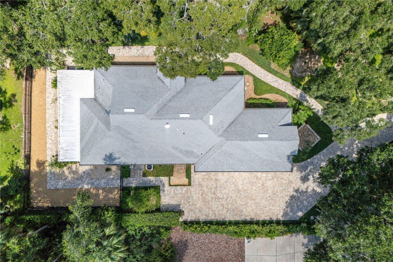 16720 Beauclaire Ct , Tavares, FL 32778 Photo