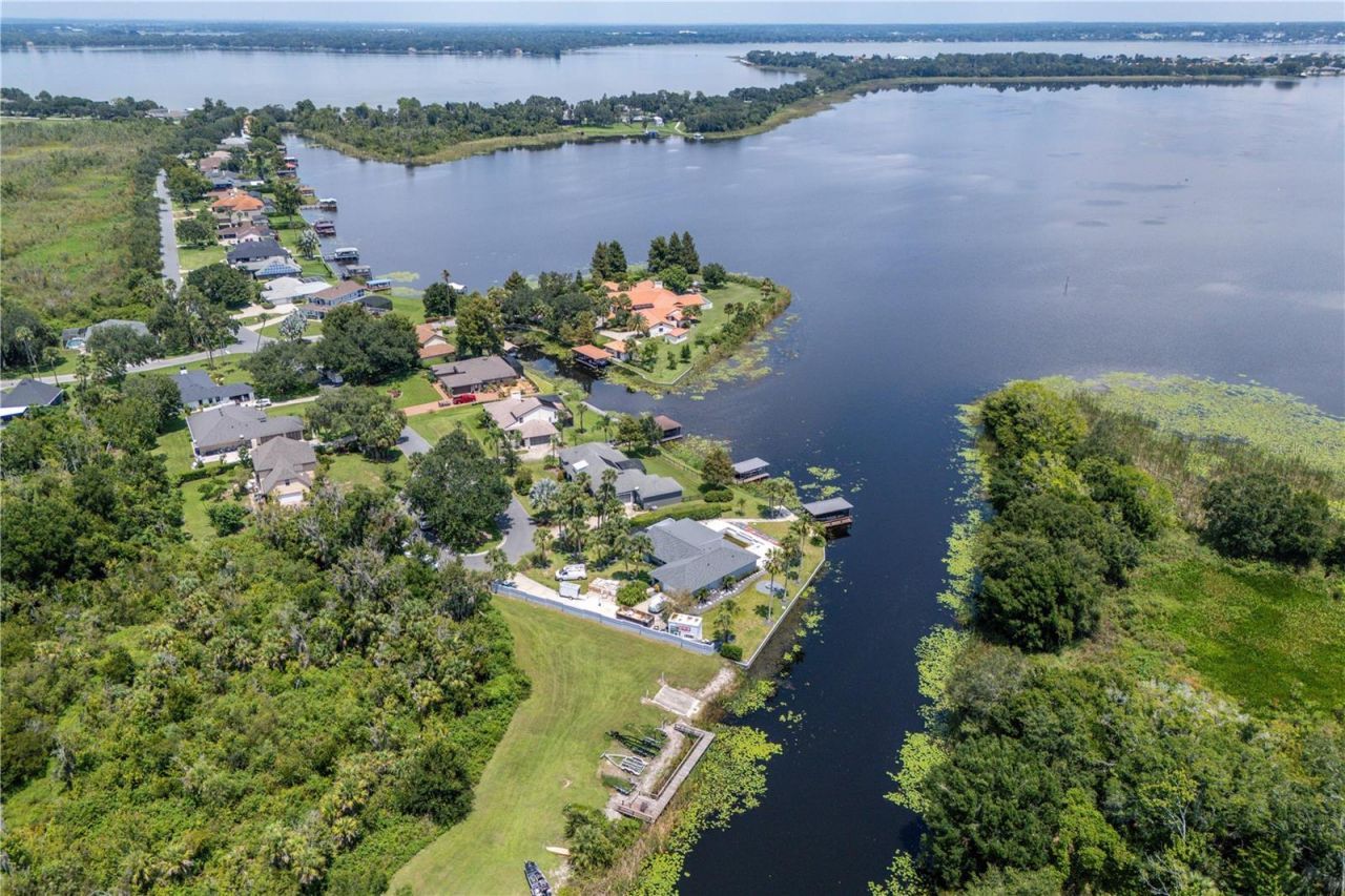 16720 Beauclaire Ct , Tavares, FL 32778 Photo