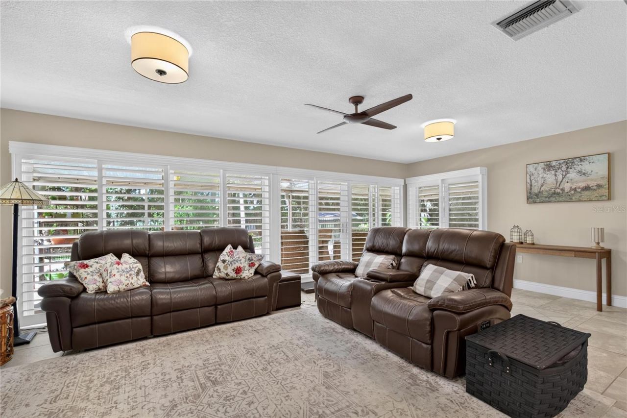 16720 Beauclaire Ct , Tavares, FL 32778 Photo