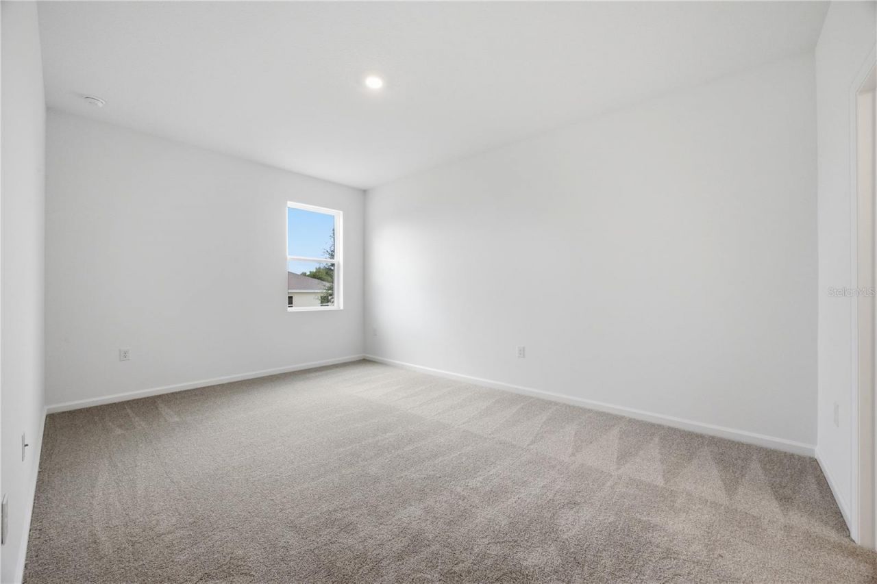 6205 Sanders Grove Circle, Okahumpka, FL 34762 Photo
