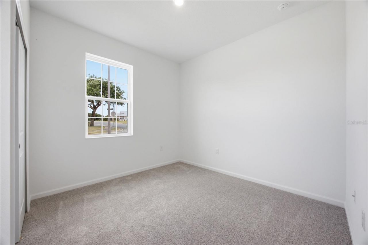 6205 Sanders Grove Circle, Okahumpka, FL 34762 Photo