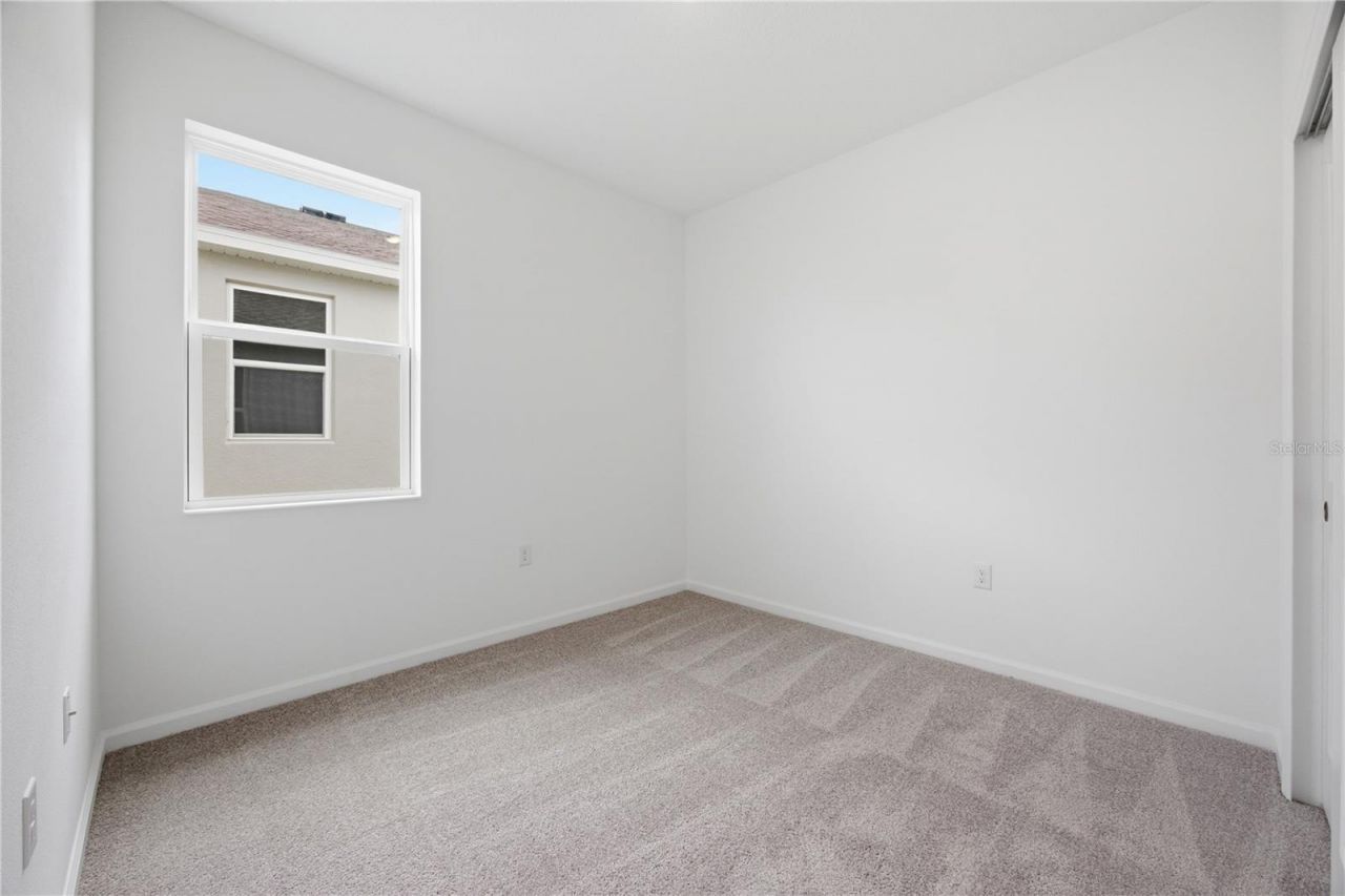 6205 Sanders Grove Circle, Okahumpka, FL 34762 Photo