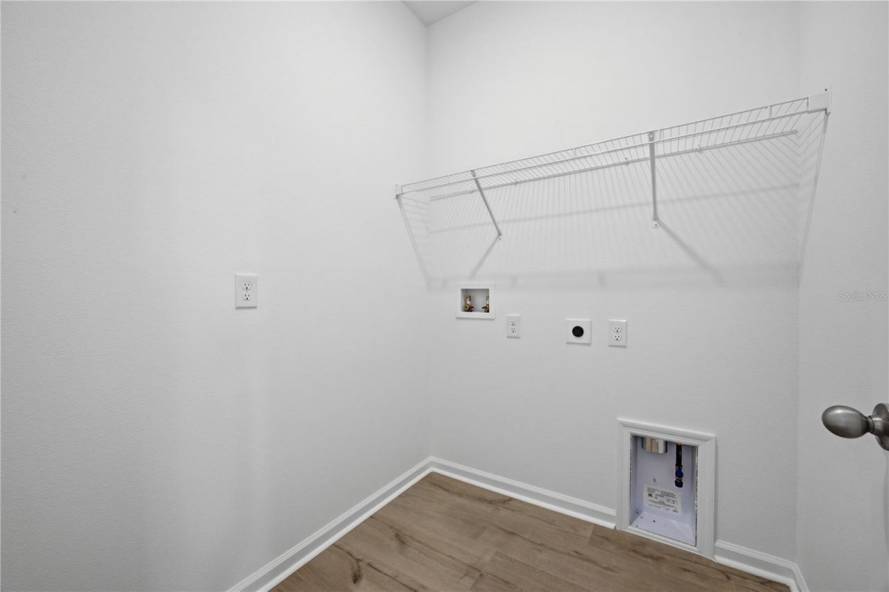 6205 Sanders Grove Circle, Okahumpka, FL 34762 Photo