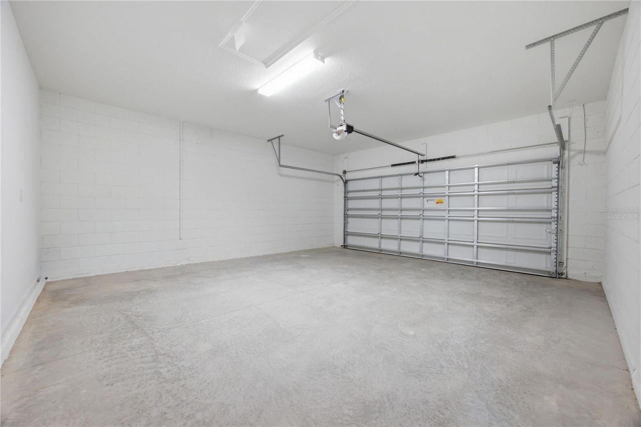 6205 Sanders Grove Circle, Okahumpka, FL 34762 Photo