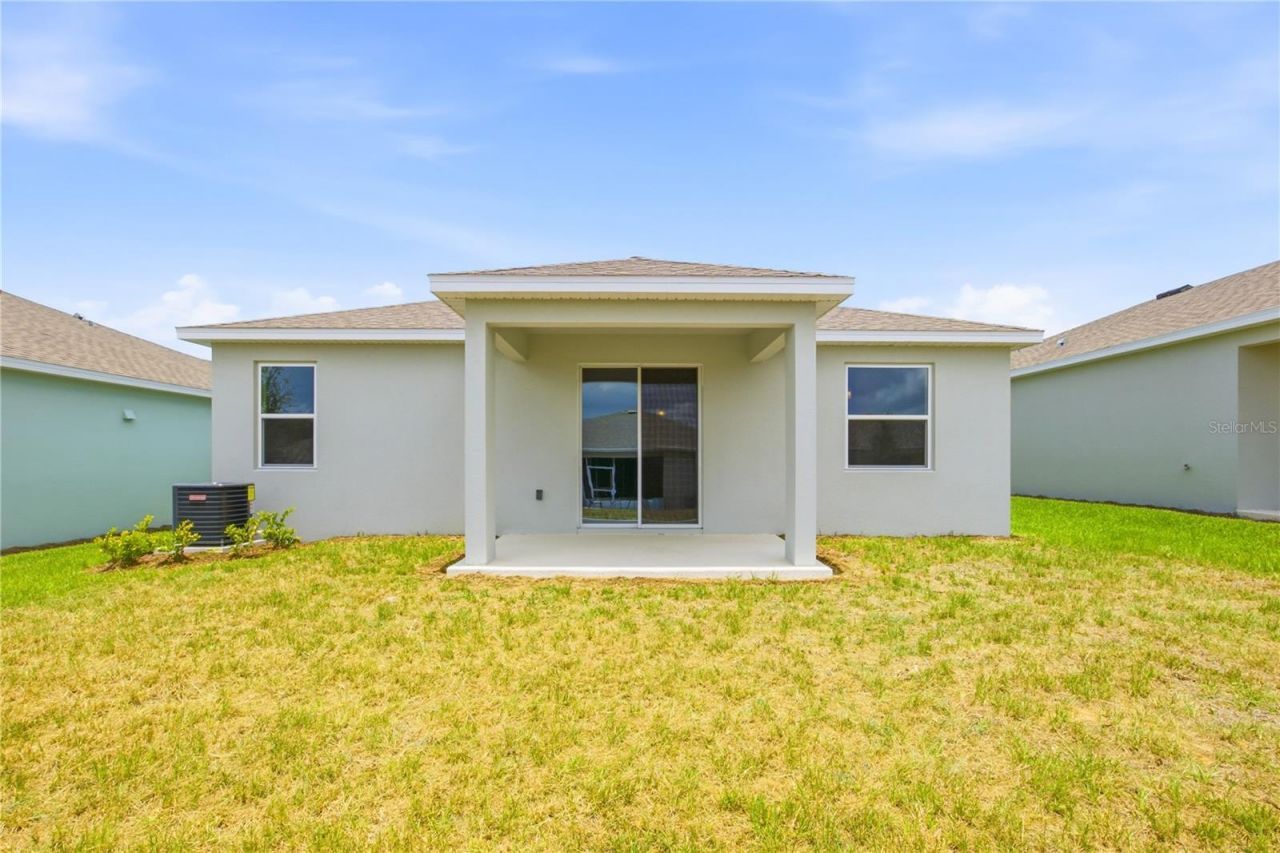 6205 Sanders Grove Circle, Okahumpka, FL 34762 Photo