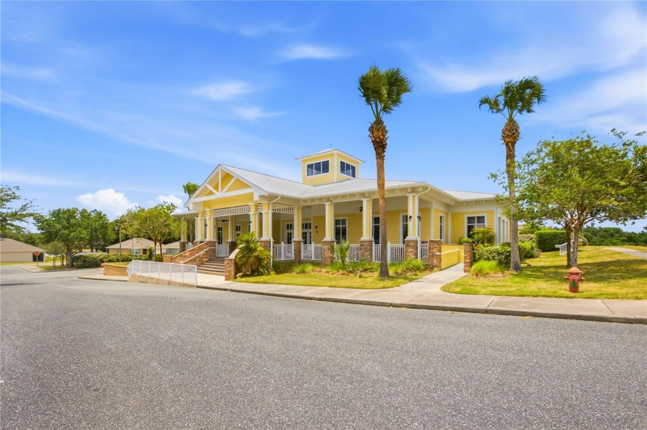 6205 Sanders Grove Circle, Okahumpka, FL 34762 Photo